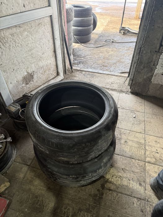 Продам шины, две покрышки летние