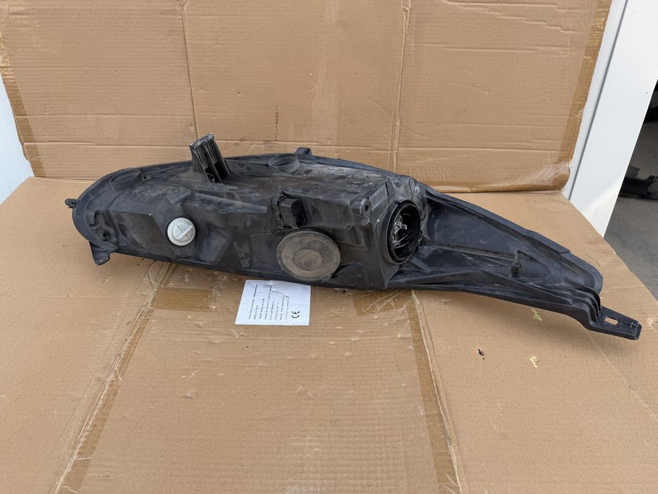 Far stanga Ford Fiesta MK7 Facelift Lupa Halogen 2013-2018