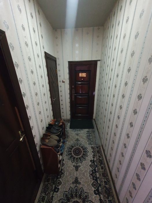 Uy sotiladi Юунсбат13кв 2,4,4 xolati orta