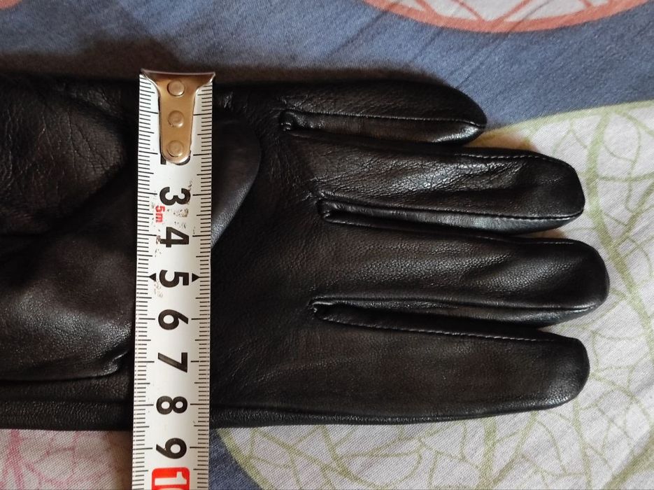 Кожаные перчатки