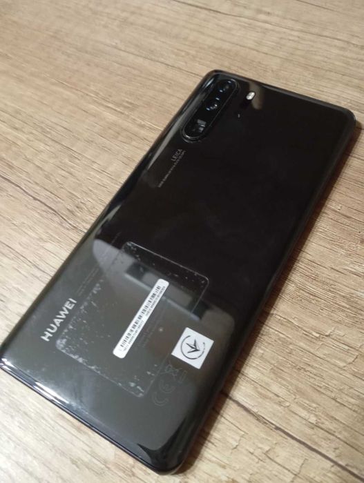 Продавам huawei p30 pro