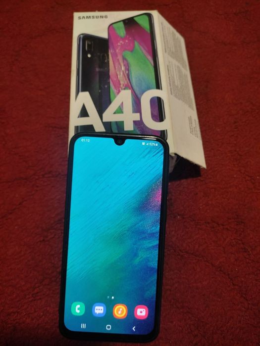 Samsung A40 64 gb sotiladi obenam bor
