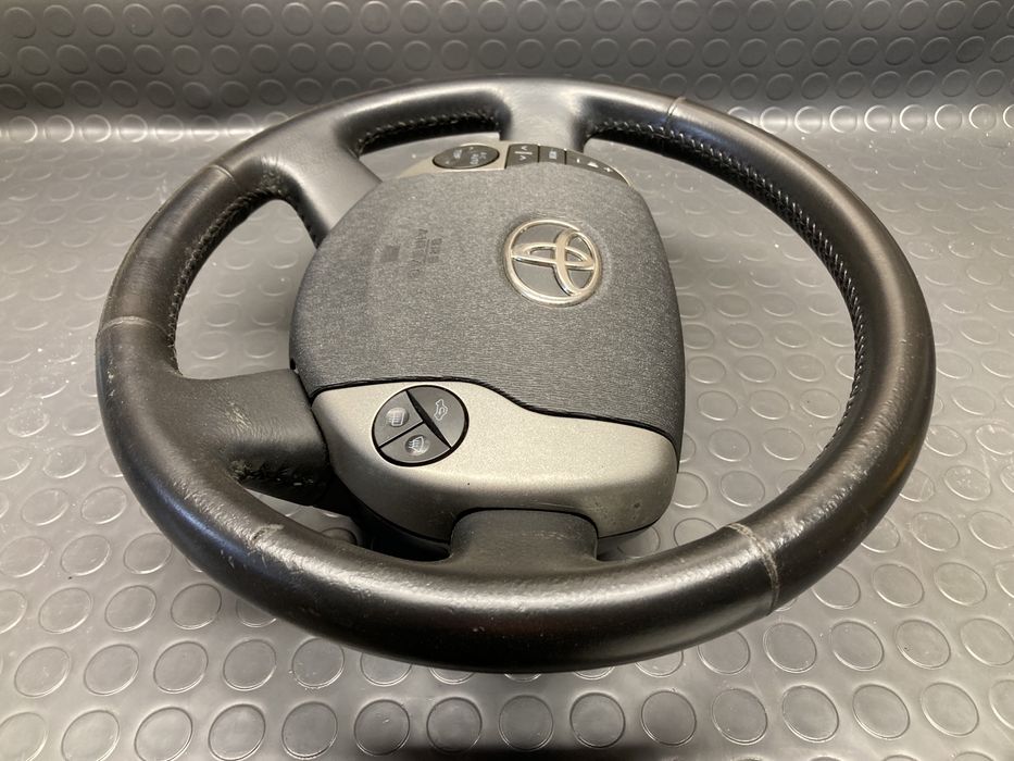 Волан с еърбег за тойота приус/Toyota prius 04-08г