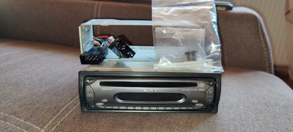 Sony CDX-S1000 CD, CD-R/RW FM 45w x 4