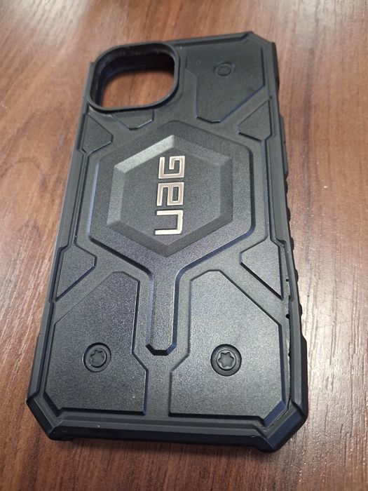 iPhone 14 auriu/mustar