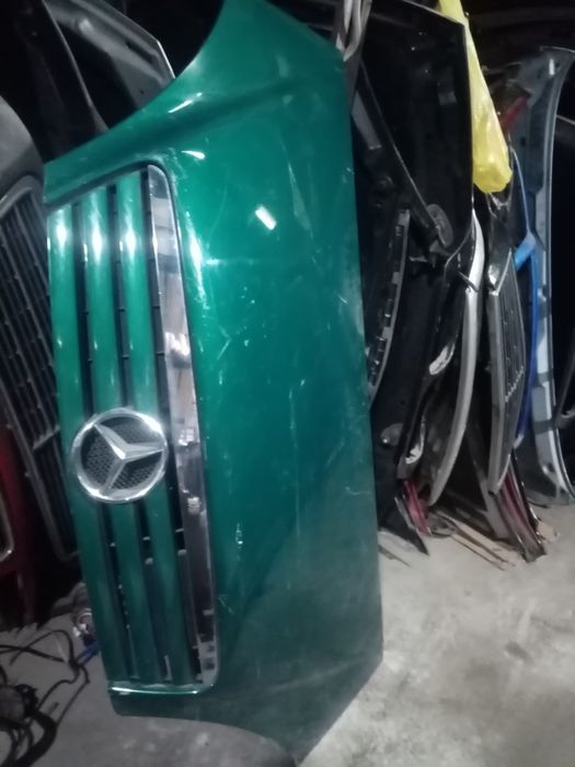 Капот на Mercedes A класса из Германии