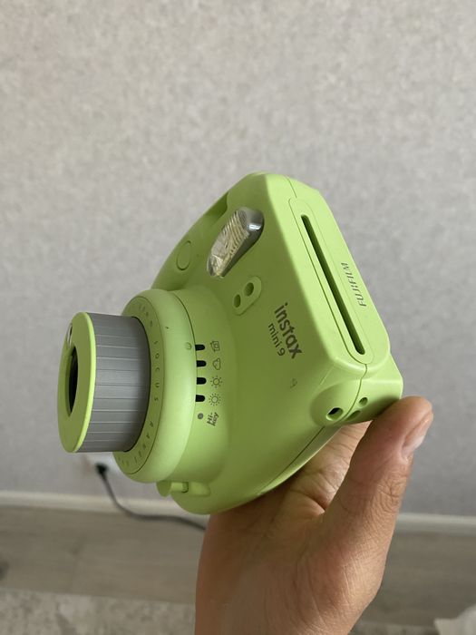 Продам instax mini 9