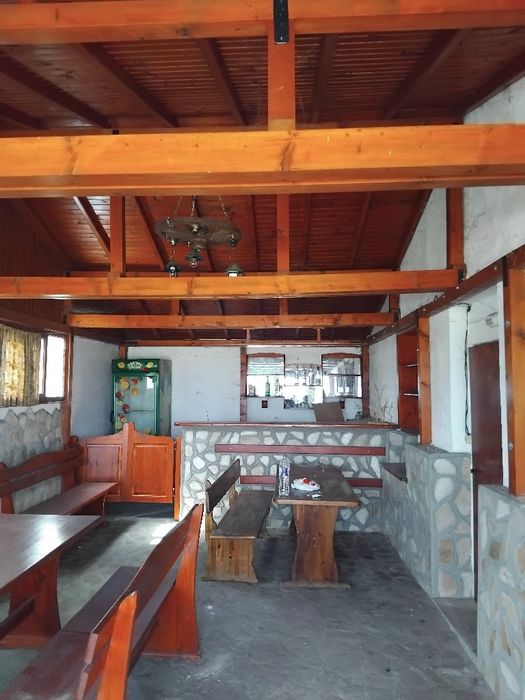 Продава конна база в с.Боровец общ.Кочериново