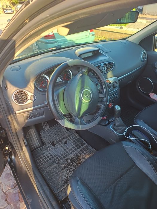 Продавам  Reno Clio