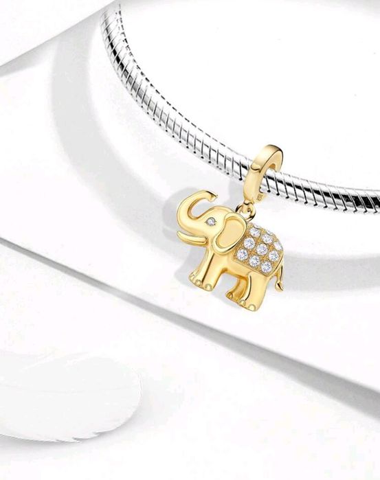 Charm argint Pandora placat cu aur nou