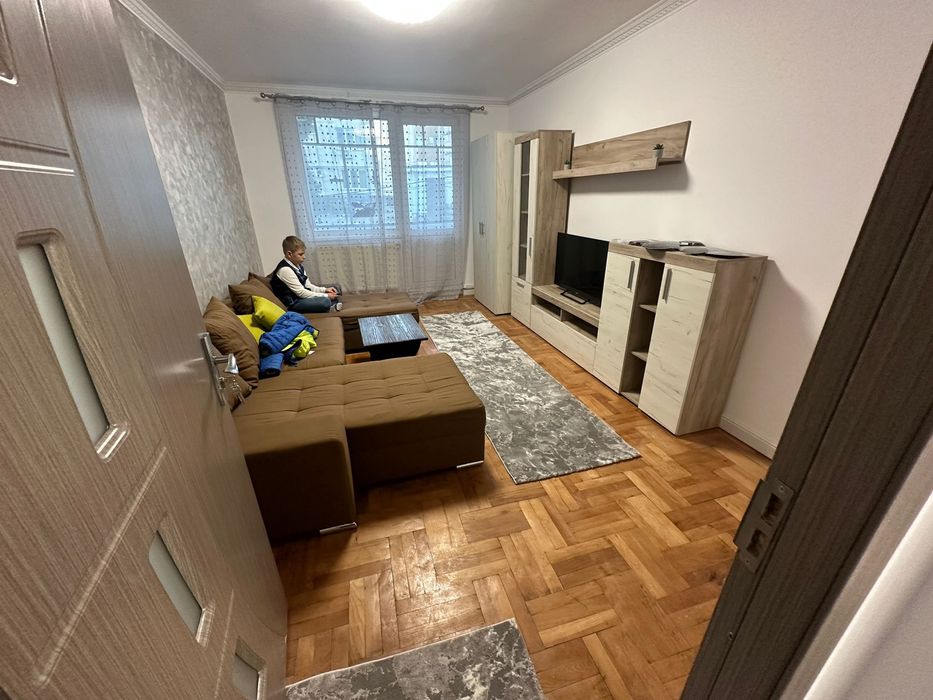 Vand Apartament La Partier 2camere -zona Liceu Stefan-Renovat recent-