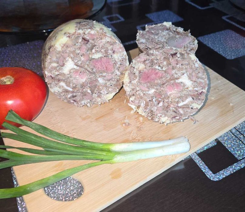 Телешко в собствен сос.