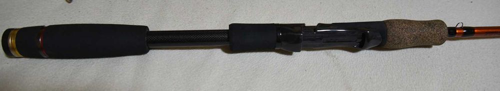 Lanseta spinning AWA SHIMA Black Dog