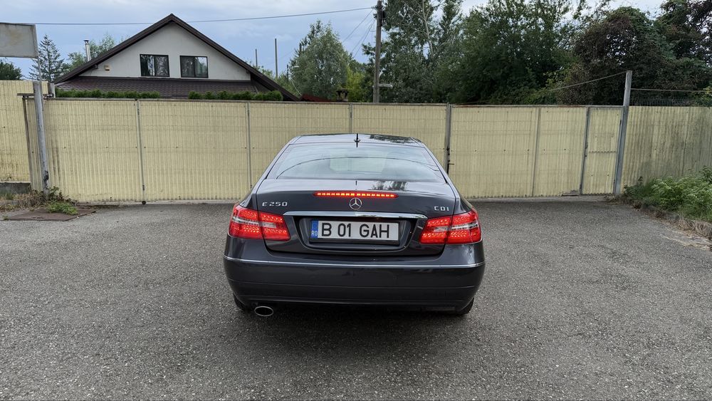 MERCEDES-BENZ E-Class 2010 — imagine 5