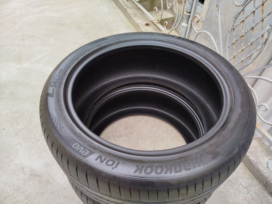 245 45 R19 Shina Hankook ion Evo 2 dona
