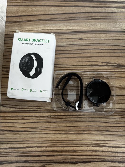 Смарт гривна / часовник (Smart Bracelet)