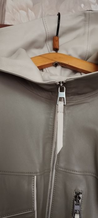 Продам куртку кожаную, женскую, новую