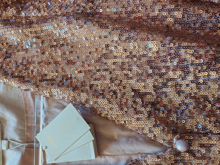 Маркова блуза с пайети MAJE