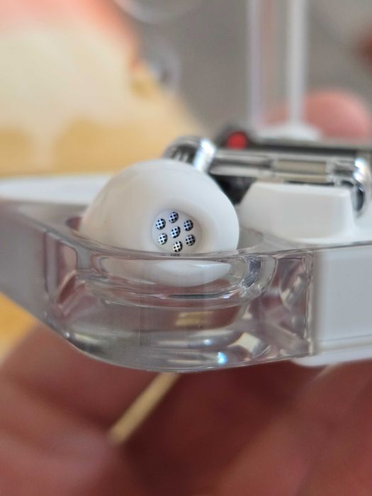 Nothing Ear Buds (R) generatia a 3-a (penultima)