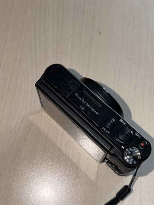 Камера Canon PowerShot SX740