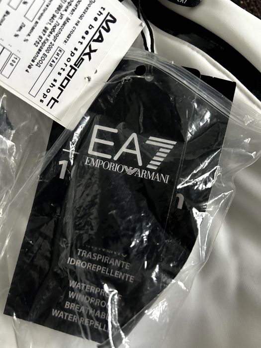 Луксозен ски гащеризон EA7 Emporio Armani – чисто нов, с етикет