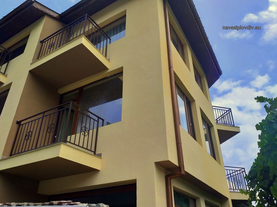 Парапети, врати и огради от ковано и гладко желязо