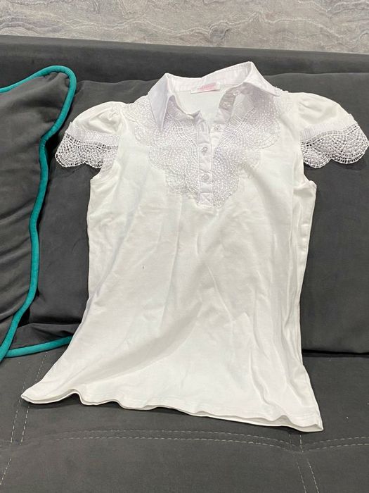 Продам белые школьные рубашки
