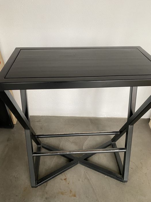 Висока маса - тип бар - дърво и метал