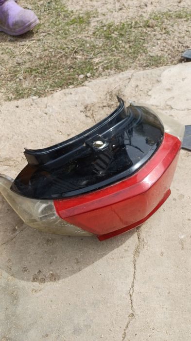 Продам пластик фары и сиденье для м 8 про.