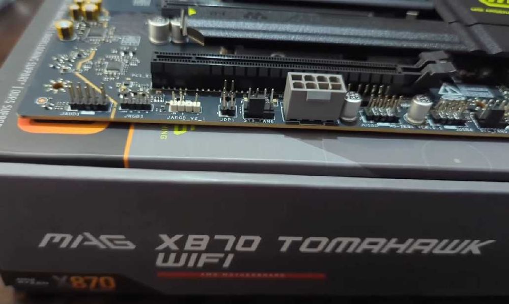 Ryzen 9900x3d + Msi X870 TOMAHAWK + водно