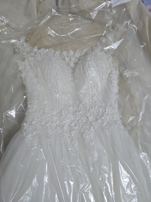 Vand rochie de mirease White Lady