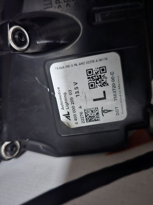 Stop stanga Tesla Model S dupa 2021 cod 1563720-00-C