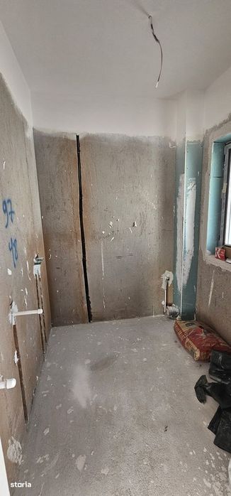 Casa 4 camere,gata de mutare,800 m de blv.