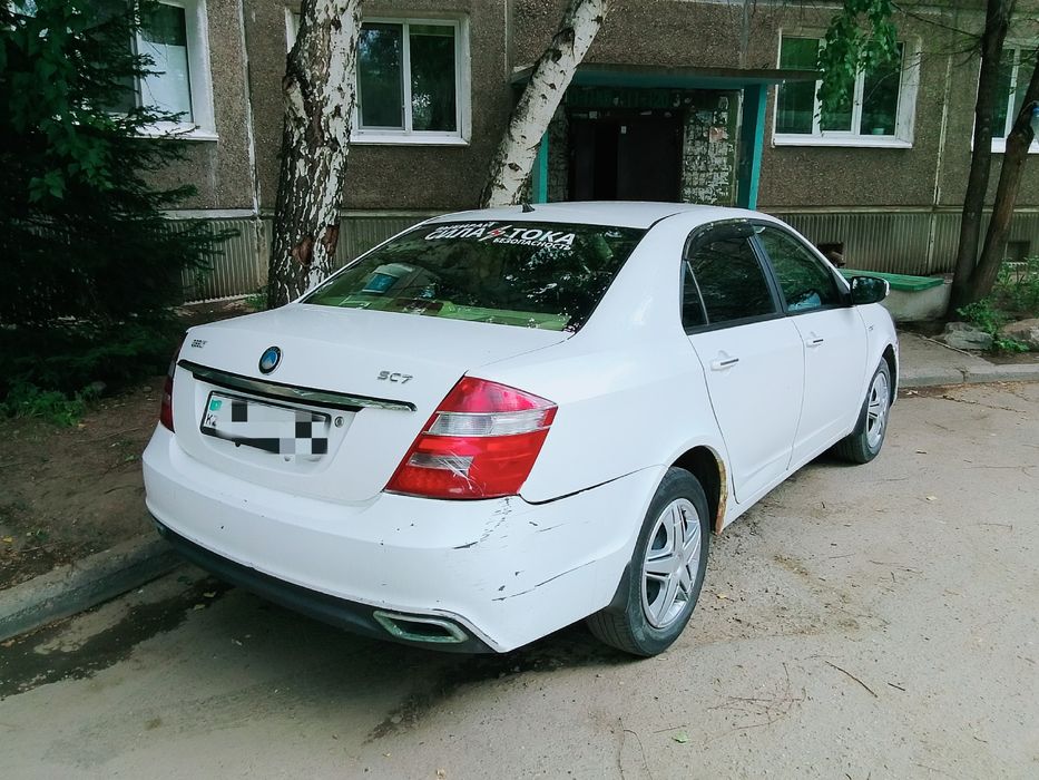 Автомобиль Geely SC7
