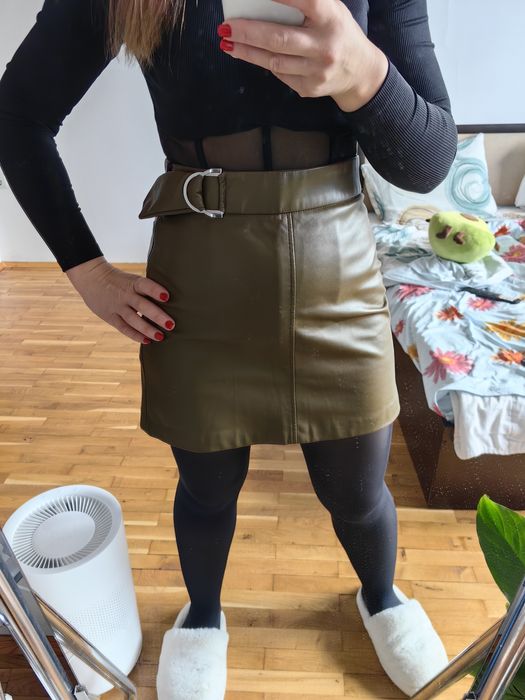 Zara пола зелена