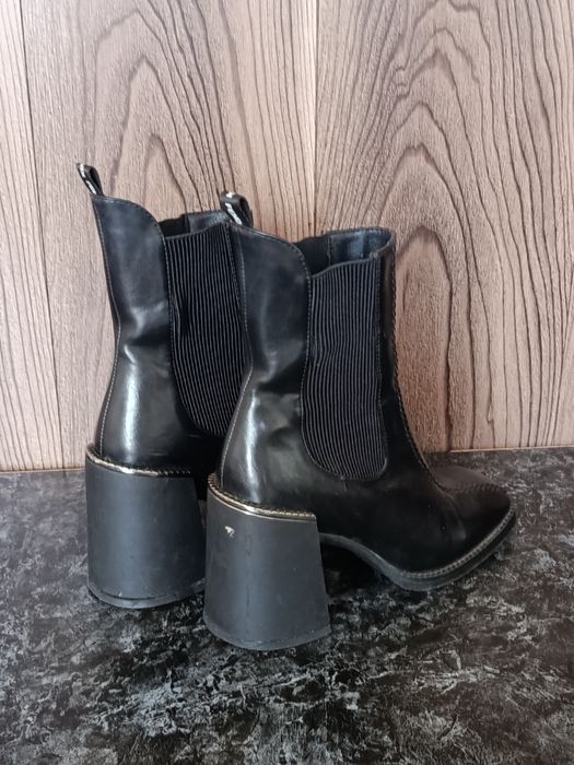 Ботильоны на широком каблуке