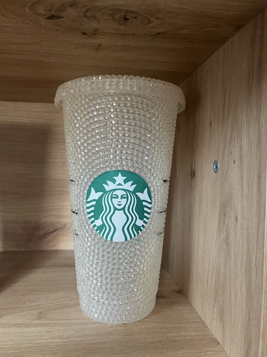Starbucks чаши с ръчно залепени кристали