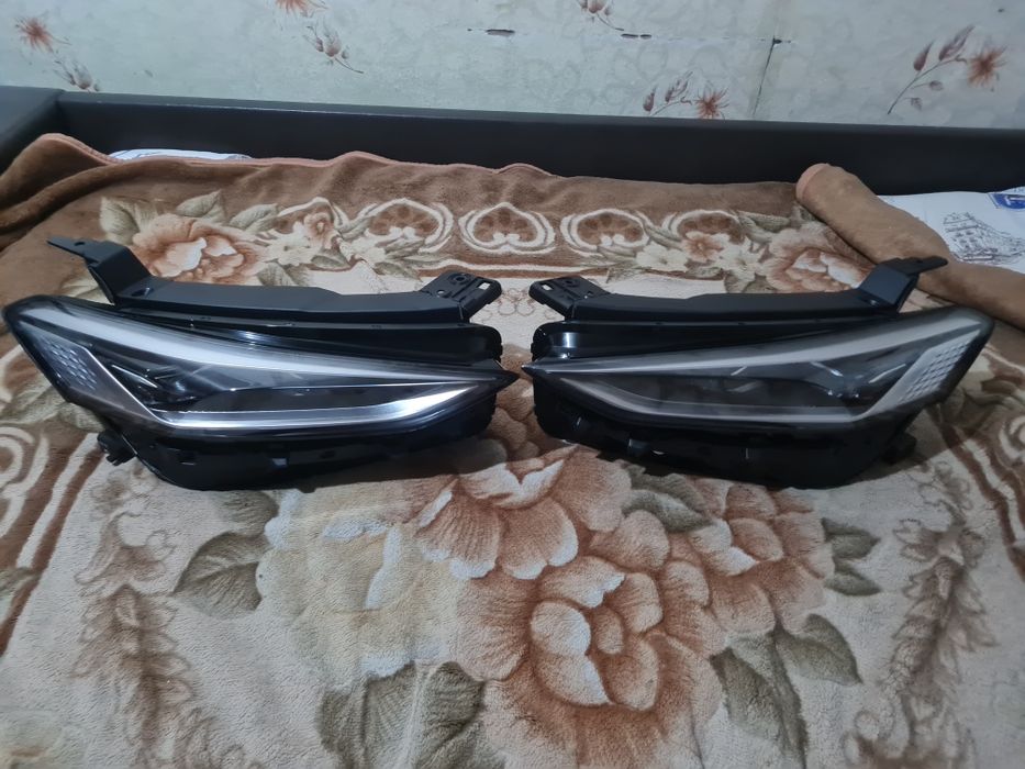 Фары на кия  к 8