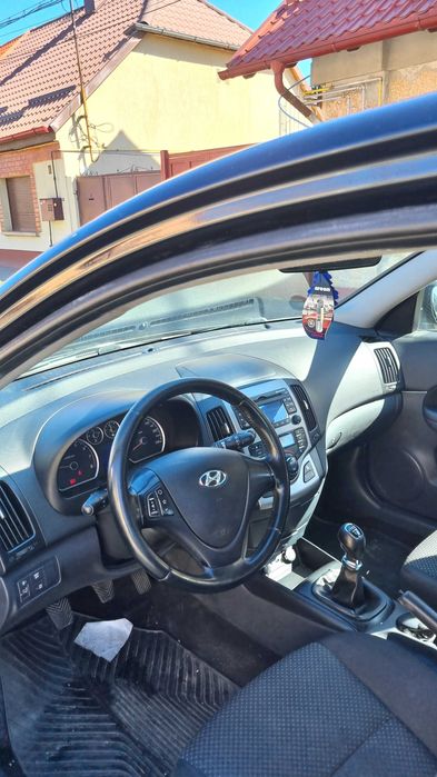 Vând Hyundai i30 1.4 benzina 2011