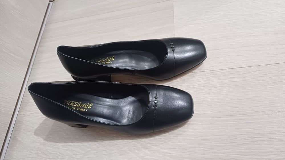 Женские новые туфли