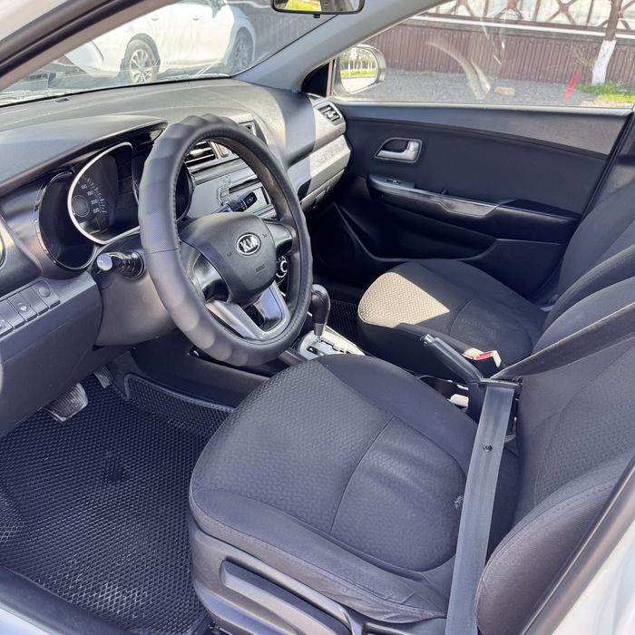 Kia Rio 2013 год