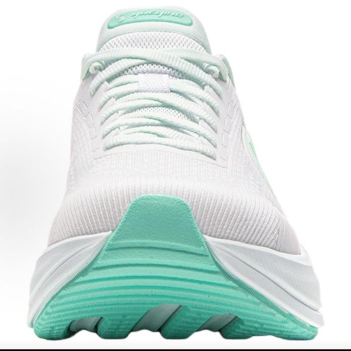 Продам беговые кроссовки Li Ning
