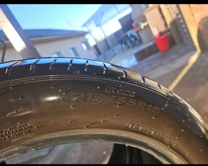 Vind 2 anvelope 215/55R18.11.2023 .de vara.mai multe detli la tel