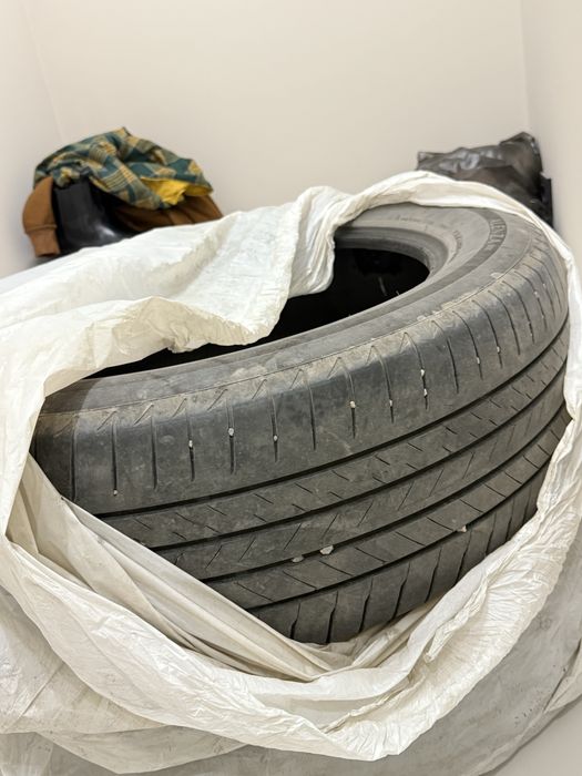 Продам шины alenza 001 235/55/r19