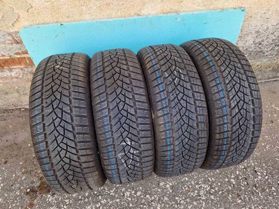 4 Goodyear R16 215/60 Зимни гуми DOT2719