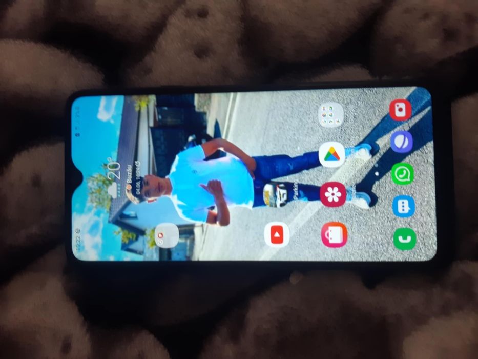 Vând Samsung galaxy a20s urgent