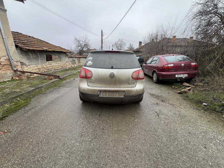 Голф  5 2.0 тди 140 hp 4x4 само на части