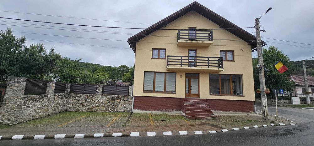 Închiriez spațiu comercial/medical - 120 mp - Abrud, str Detunata - 500€/lună