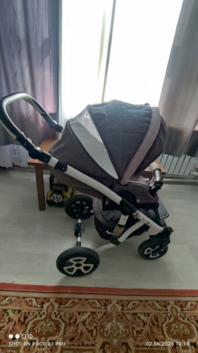 Продам коляску "ADEMIX".