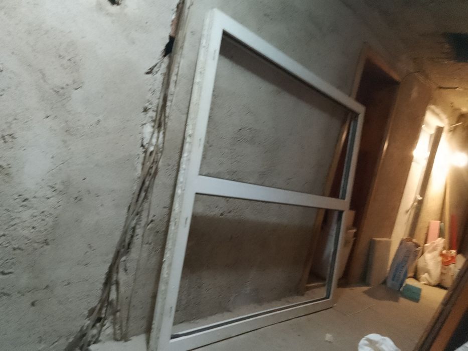 Продавам пвц врата със каса